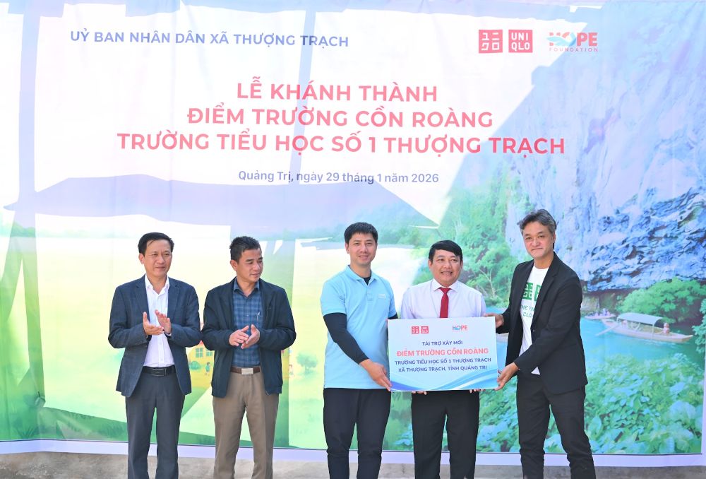 Áo ấm UNIQLO và Hy vọng đến với địa bàn giáp biên Quảng Trị