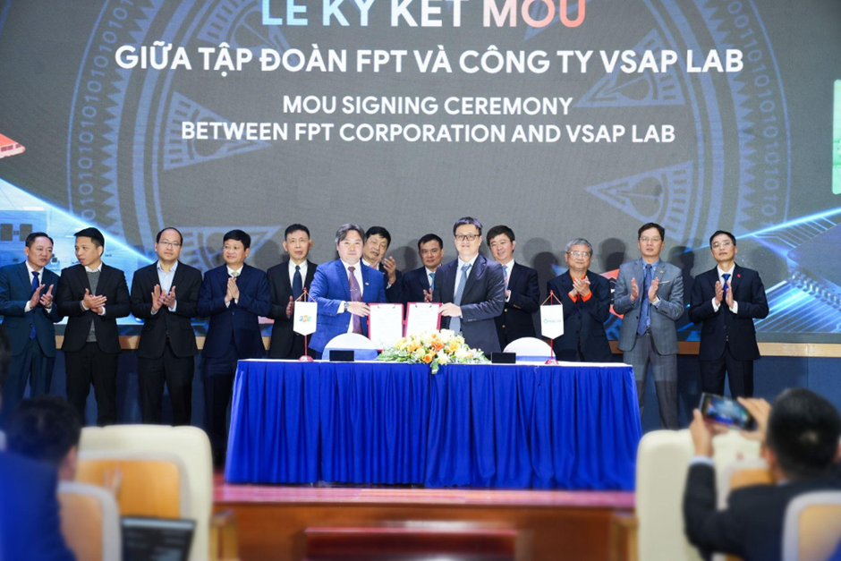 FPT tăng tốc hoàn thiện hệ sinh thái bán dẫn, ký kết với một loạt đối tác