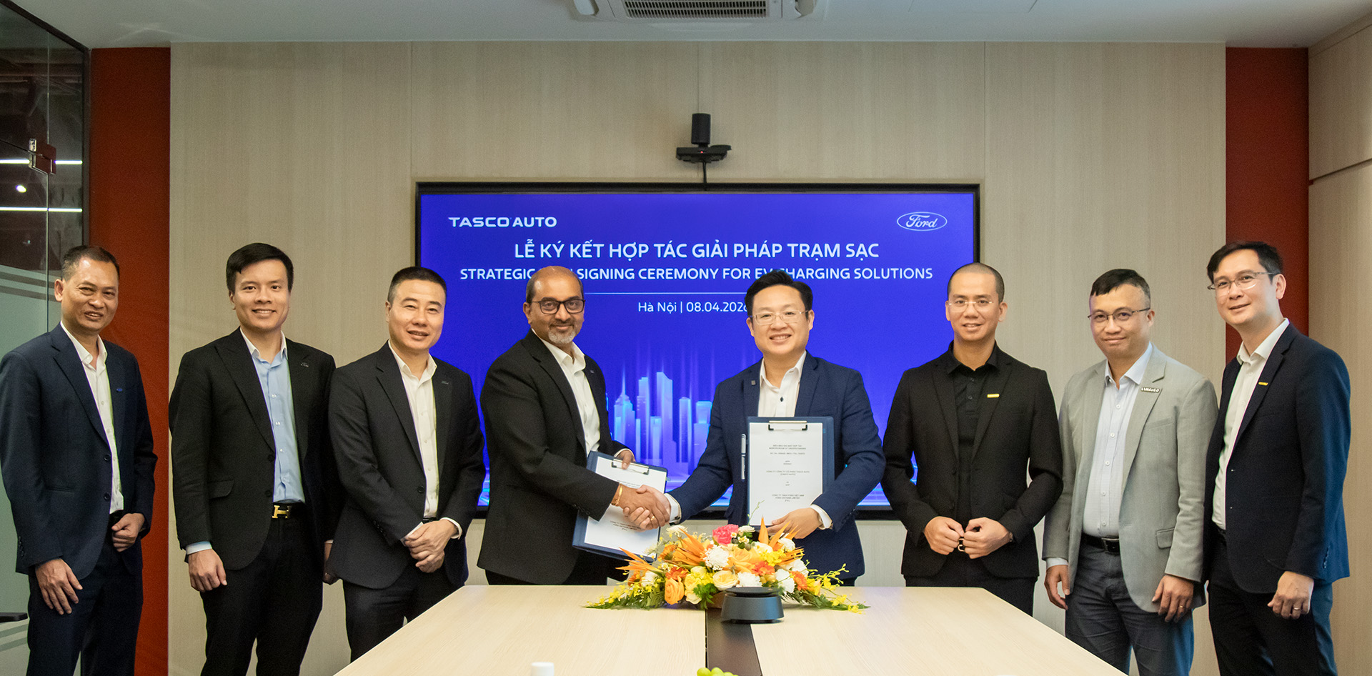 Tasco và Ford Việt hợp tác mở rộng hạ tầng sạc xe điện