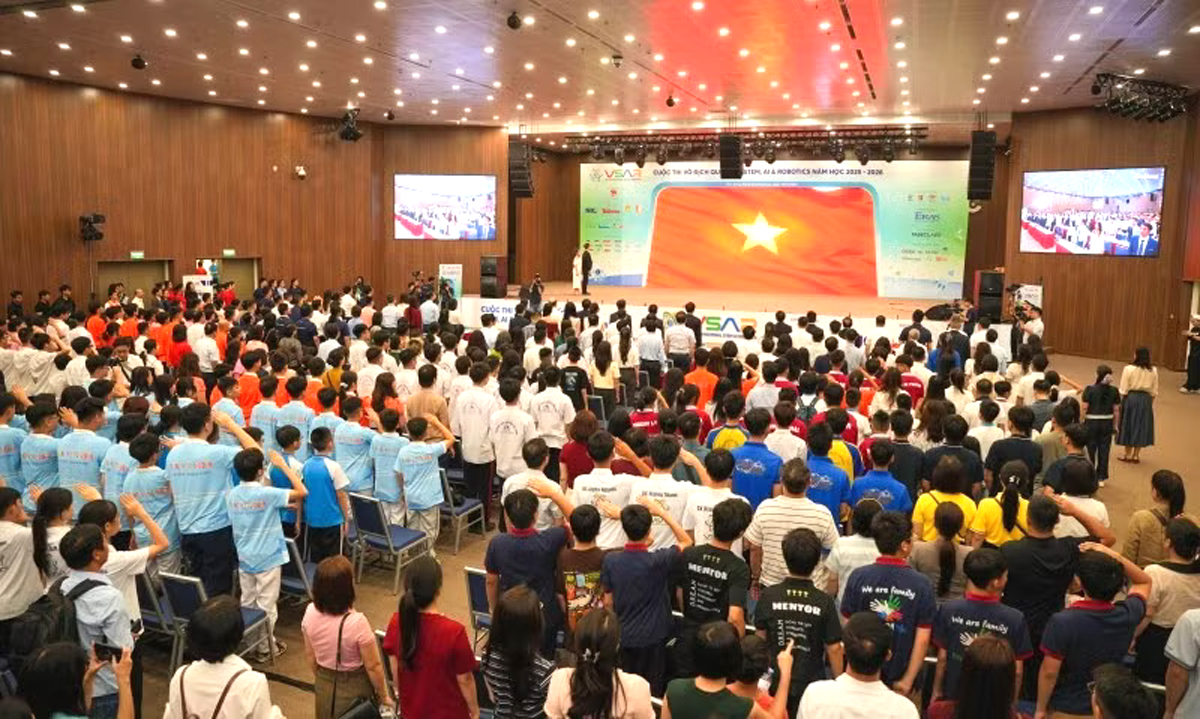 VSAR 2025–2026: Phát triển bền vững, Năng lượng xanh "đồng hành" cùng AI và Robotics