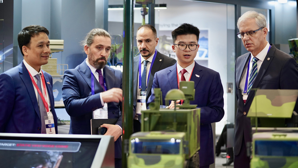 Viettel High Tech trình diễn 73 sản phẩm công nghệ cao tại Triển lãm SAHA 2026