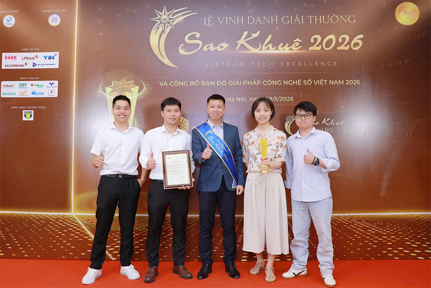 Top AiChat ghi dấu ấn tại lễ trao giải Sao Khuê 2026