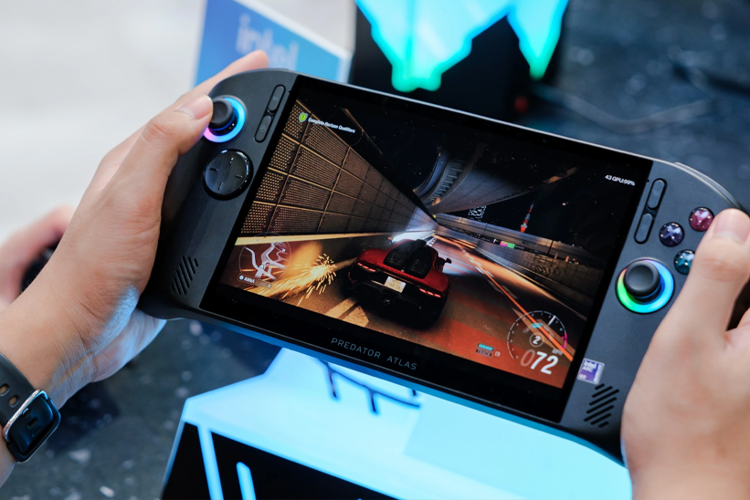 máy chơi game cầm tay Predator Atlas 8