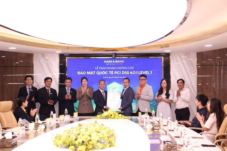 Nam A Bank hợp tác với FPT, nâng chuẩn bảo mật giao dịch thẻ