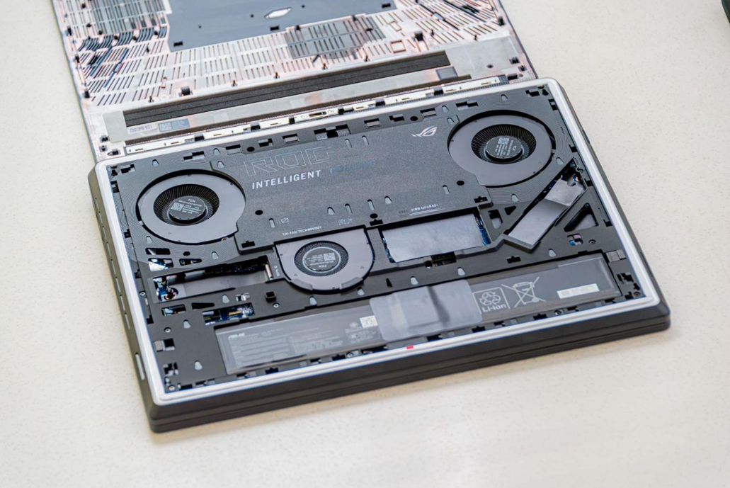 ASUS Republic of Gamers ra mắt ROG Strix SCAR 18 2026 tại Việt Nam
