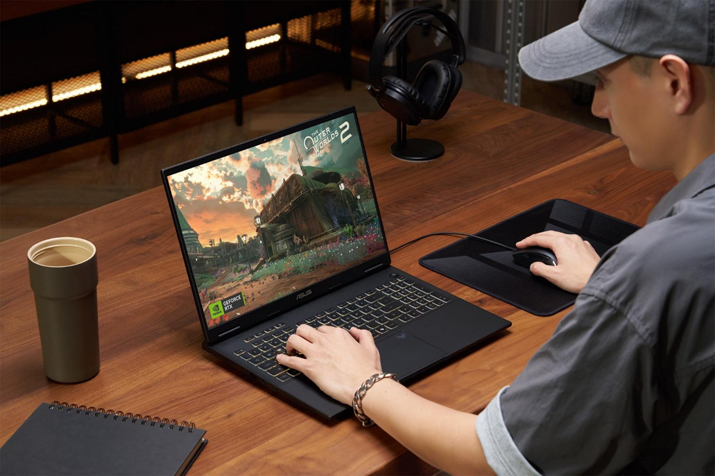Laptop TUF Gaming 16 trang bị RTX 50 Series ra mắt thị trường Việt Nam