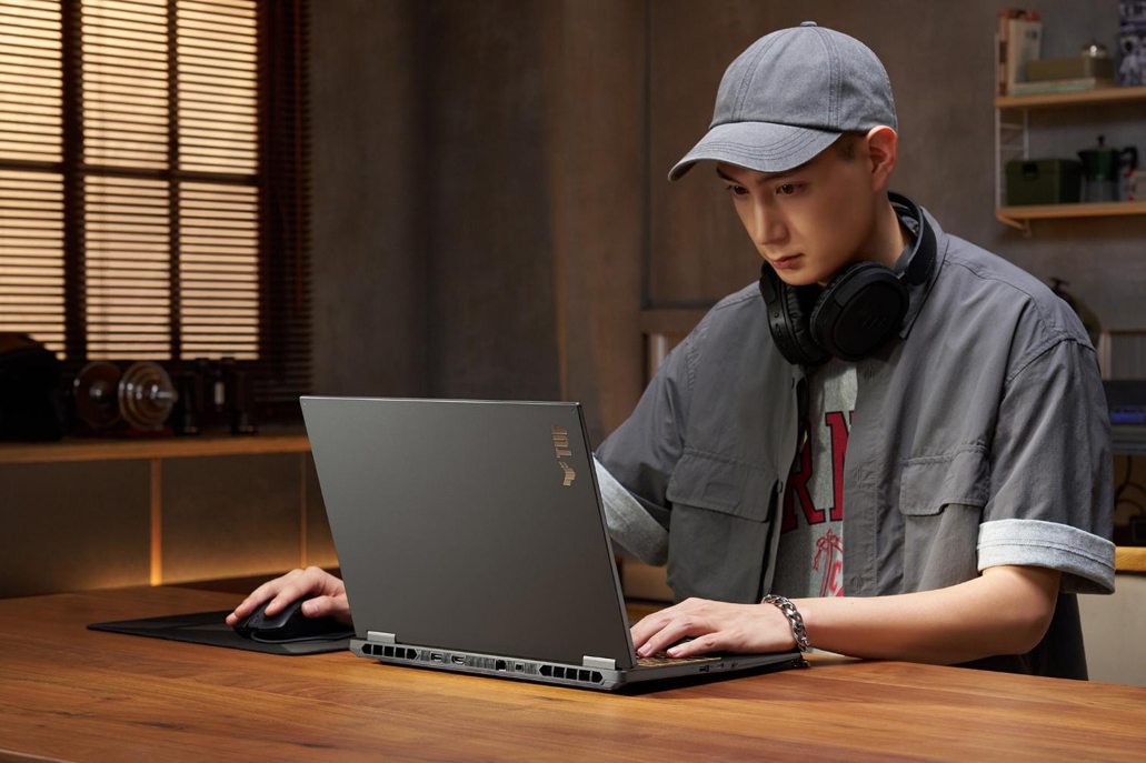 Laptop TUF Gaming 16 trang bị RTX 50 Series ra mắt thị trường Việt Nam