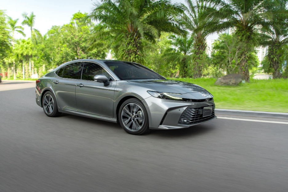 Toyota Camry HEV Luxury