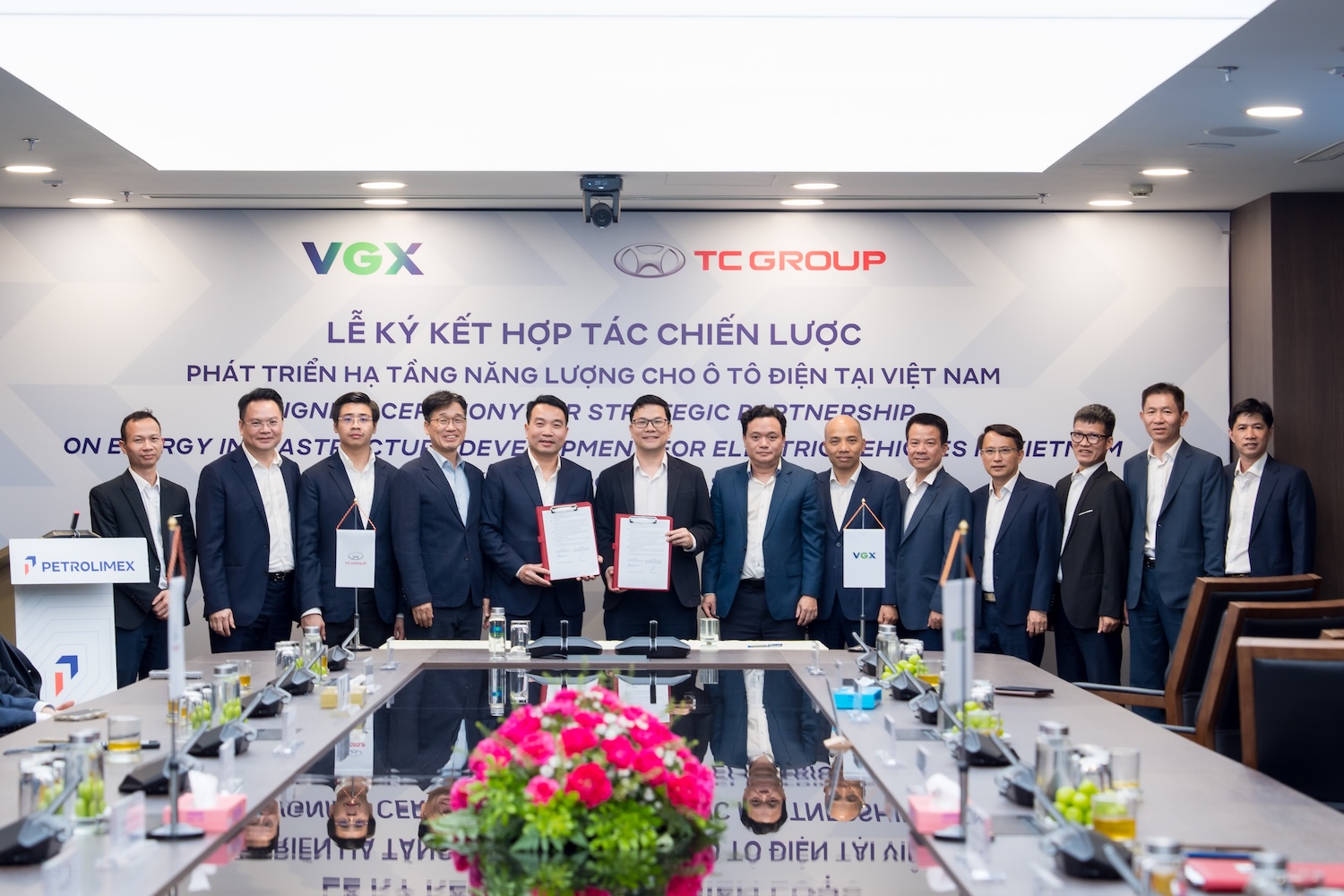 Tập đoàn Thành Công hợp tác cùng VGX thúc đẩy hạ tầng giao thông xanh