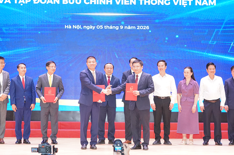 VNPT và PTIT ký biên bản thỏa thuận hợp tác, đẩy mạnh ứng dụng trí tuệ nhân tạo toàn diện vào giáo dục
