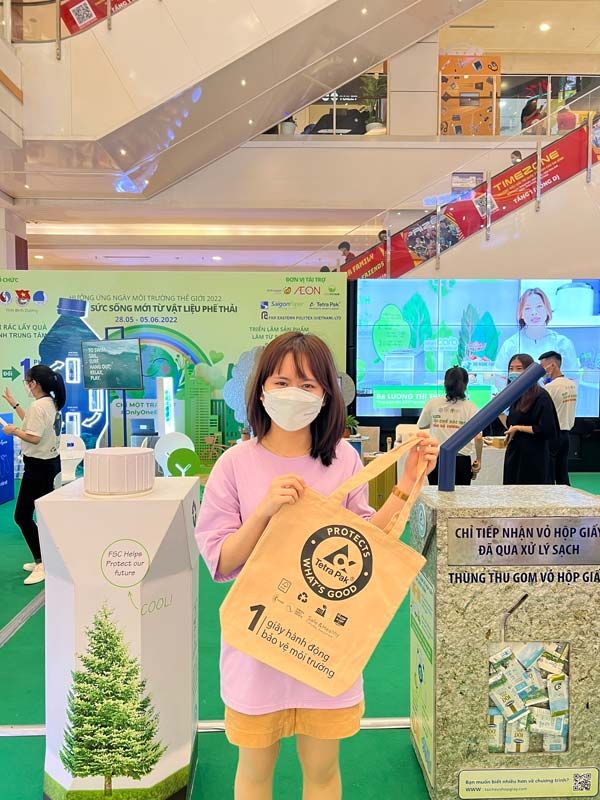 thu gom vỏ hộp giấy nhận quà