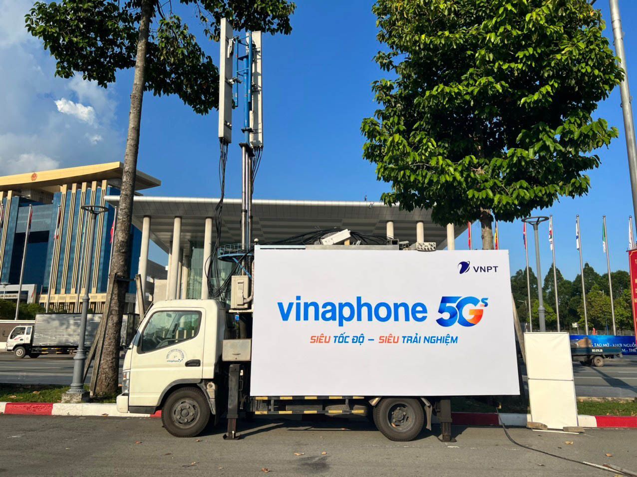 Tận mục trải nghiệm công nghệ VinaPhone 5G với các thiết bị tiên tiến nhất tại Techfest 2022