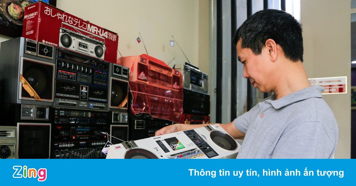 Thú chơi "hoài cổ" và người sở hữu hơn 1.400 chiếc cassette ở Hà Nội