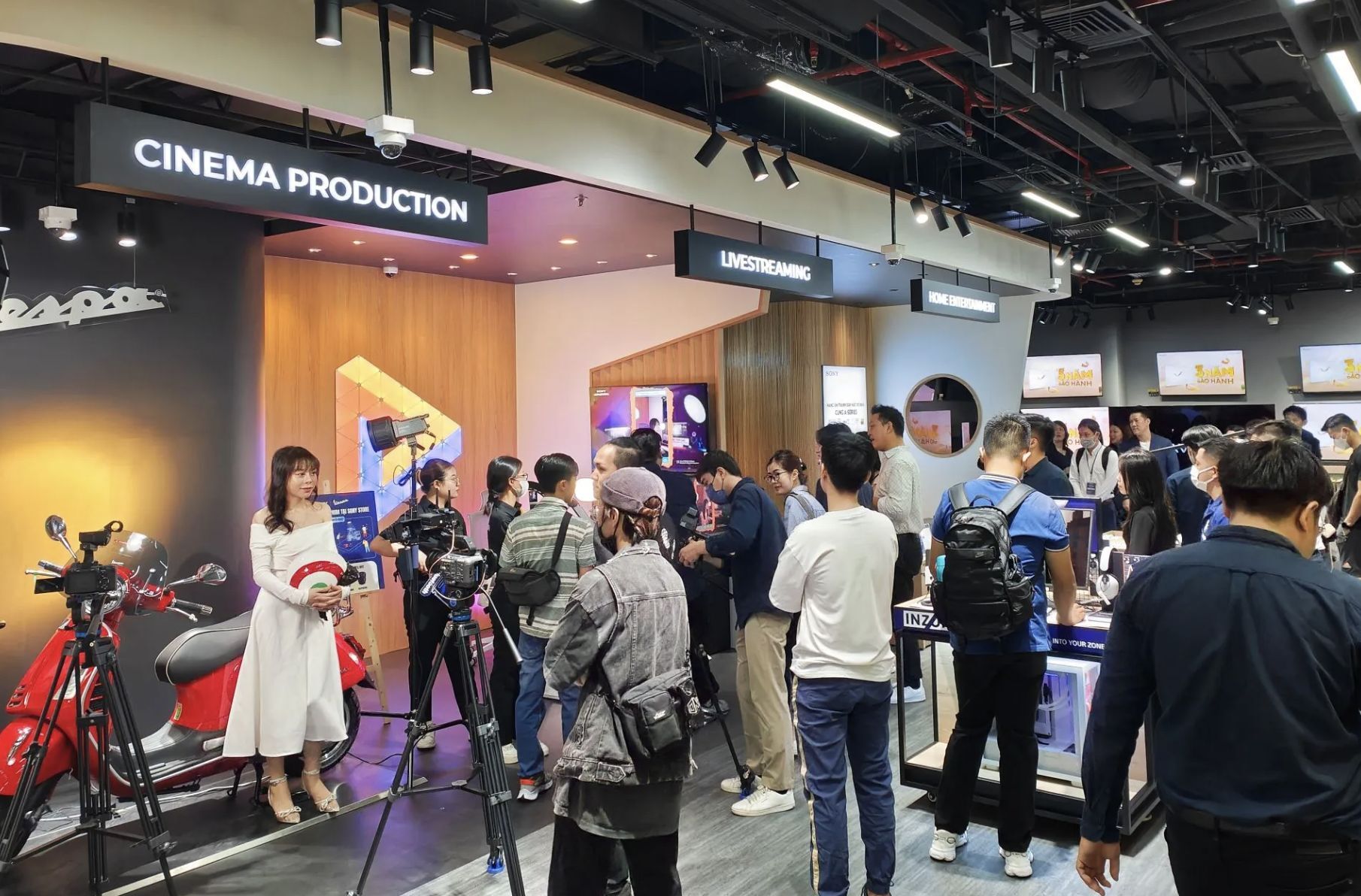 Sony Electronics chính thức khai trương Sony Store đầu tiên tại TP.HCM