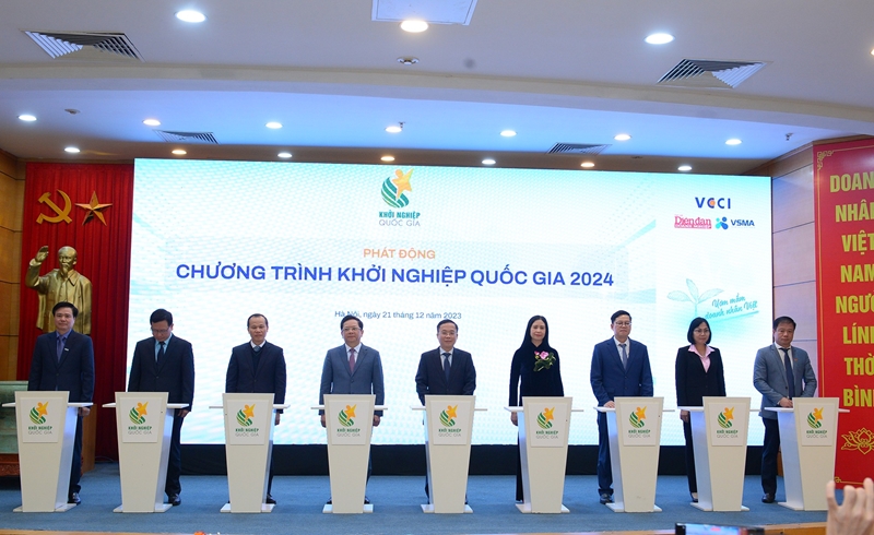 Các đại biểu chính thức phát động Chương trình Khởi nghiệp Quốc gia 2024 