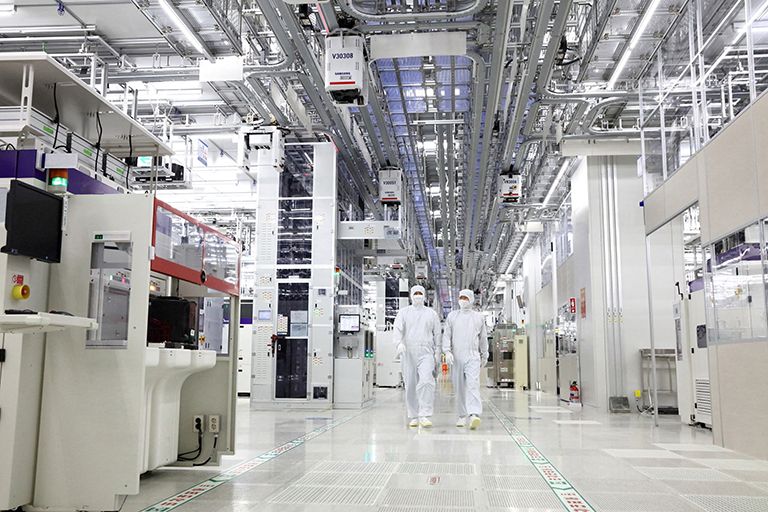 Samsung cắt giảm sản lượng chip khi lợi nhuận giảm 96%