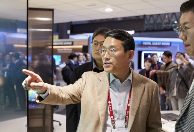 CEO LG đến thăm các cơ sở sản xuất chính tại Việt Nam