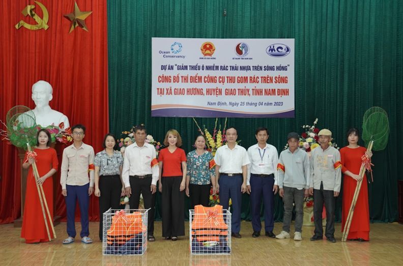 Công bố thí điểm công cụ thu gom rác trên sông tại huyện Giao Thuỷ, tỉnh Nam Định