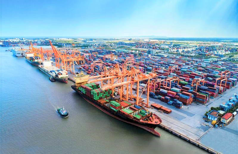 Phát triển logistics kết nối với vùng kinh tế trọng điểm miền Trung