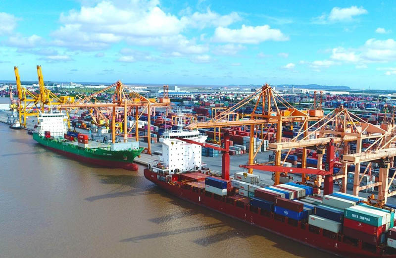 Cổ phiếu vận tải biển 'nổi sóng'
