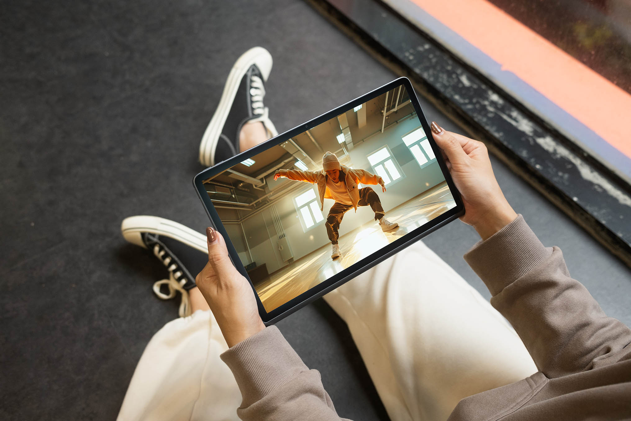 Lenovo ra mắt Tab Plus: Tablet giải trí sành điệu