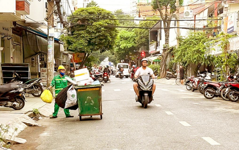thu gom rác thải sinh hoạt