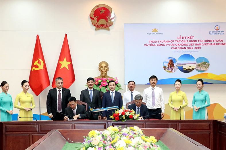 Bình Thuận ký kết hợp tác toàn diện với Vietnam Airlines