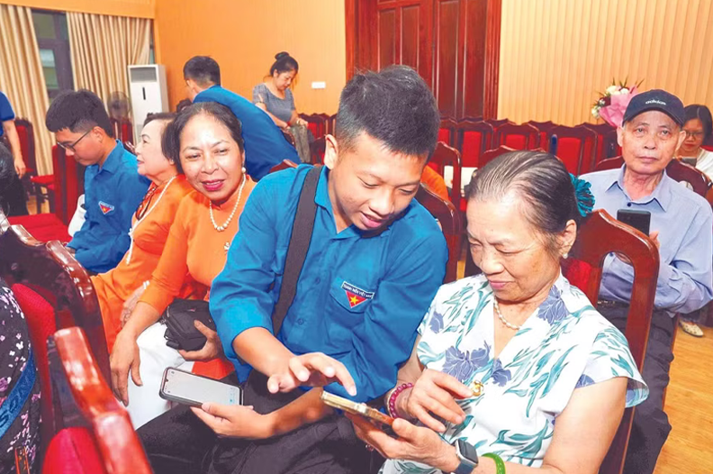 Hỗ trợ người cao tuổi nâng cao năng lực số
