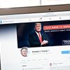 Facebook vẫn cấm ông Trump nhưng phải xem lại quyết định