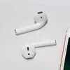 Mỹ: Thiếu niên tiêm vắc xin COVID-19 được tặng AirPod