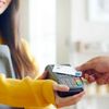 56% người dùng Việt Nam mang ít tiền mặt hơn năm trước