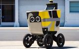 Uber ra mắt dịch vụ giao đồ ăn bằng robot và xe tự lái