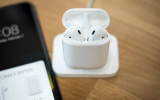 Apple xem xét thêm màn hình cảm ứng vào hộp sạc AirPods