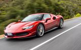 Siêu xe Ferrari 296 bị triệu hồi vì nguy cơ rò rỉ nhiên liệu
