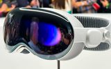 Apple cắt giảm sản xuất Vision Pro do quá phức tạp