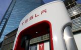 Tesla giảm giá bán xe điện trên toàn cầu
