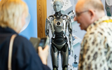 Samsung tăng cường đầu tư vào robot hình người