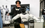 Trung Quốc cách mạng hóa ngành sản xuất với robot hình người