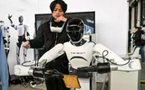 Trung Quốc cách mạng hóa ngành sản xuất với robot hình người