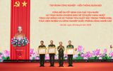 Chủ tịch nước tặng thưởng Huân chương bảo vệ Tổ quốc hạng Nhất cho các lãnh đạo tập đoàn Viettel