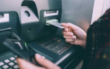 Giao dịch rút tiền trên ATM giảm 29% về số lượng và 26% về giá trị