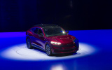 Ford Mustang Mach E giảm 900 triệu đồng