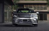 Toyota Camry Hybrid giảm giá 140 triệu đồng