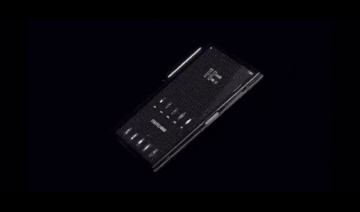 Ayxta Fold - smartphone màn hình gập của Vertu