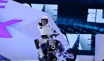 Độc đáo concept xe máy điện Yamaha Elove và Motoroid 2 có thể nhận diện, tương tác với chủ nhân