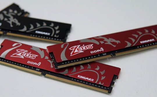 Lên đồ cho máy tính dịp Giáng sinh, chọn Kingmax Zeus