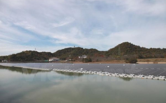 Nhật Bản phát triển nhà máy năng lượng Mặt Trời trên mặt nước