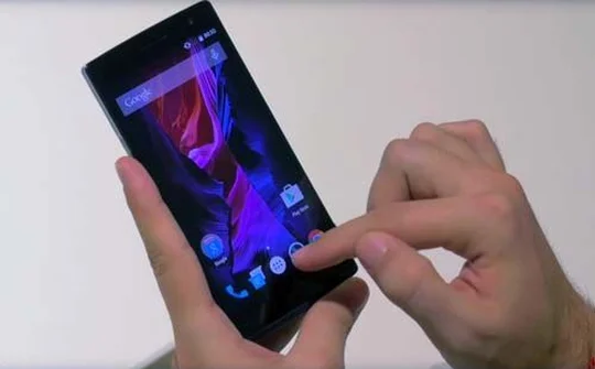 Oppo sử dụng Android “gần” gốc để thu hút khách hàng
