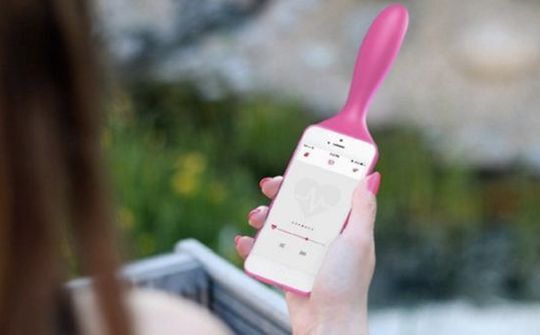 Izivibe - smartphone "biến thái"