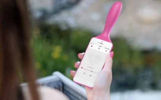 Izivibe - smartphone "biến thái"